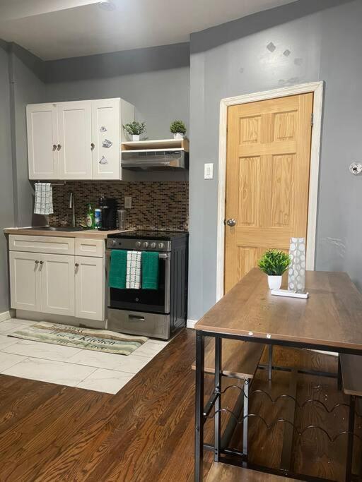 Cozy Studio Staycation - Brooklyn Close To Train Stations New York Eksteriør bilde