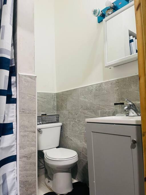Cozy Studio Staycation - Brooklyn Close To Train Stations New York Eksteriør bilde